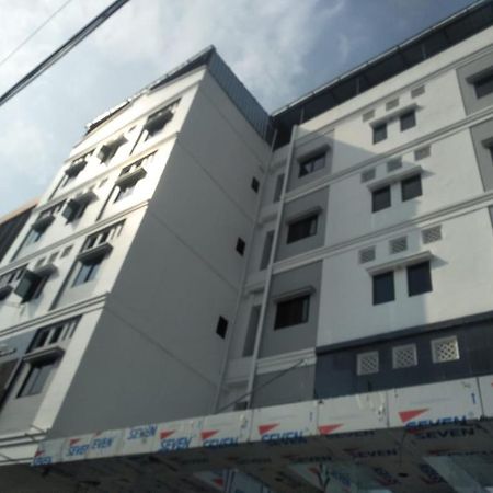 Penthouse Hotel Jakarta Exterior foto