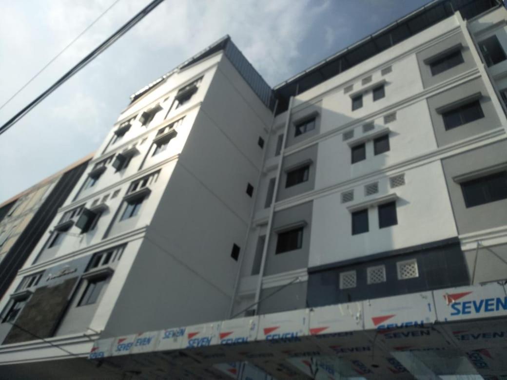 Penthouse Hotel Jakarta Exterior foto