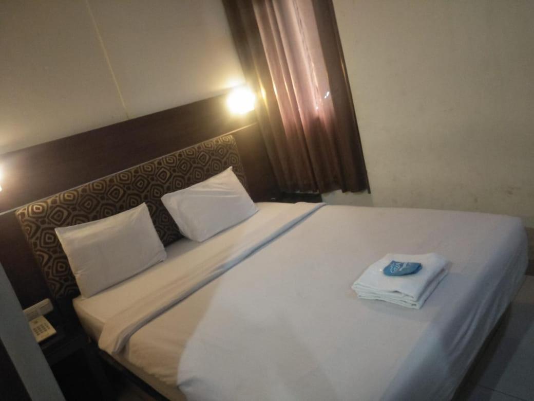 Penthouse Hotel Jakarta Exterior foto