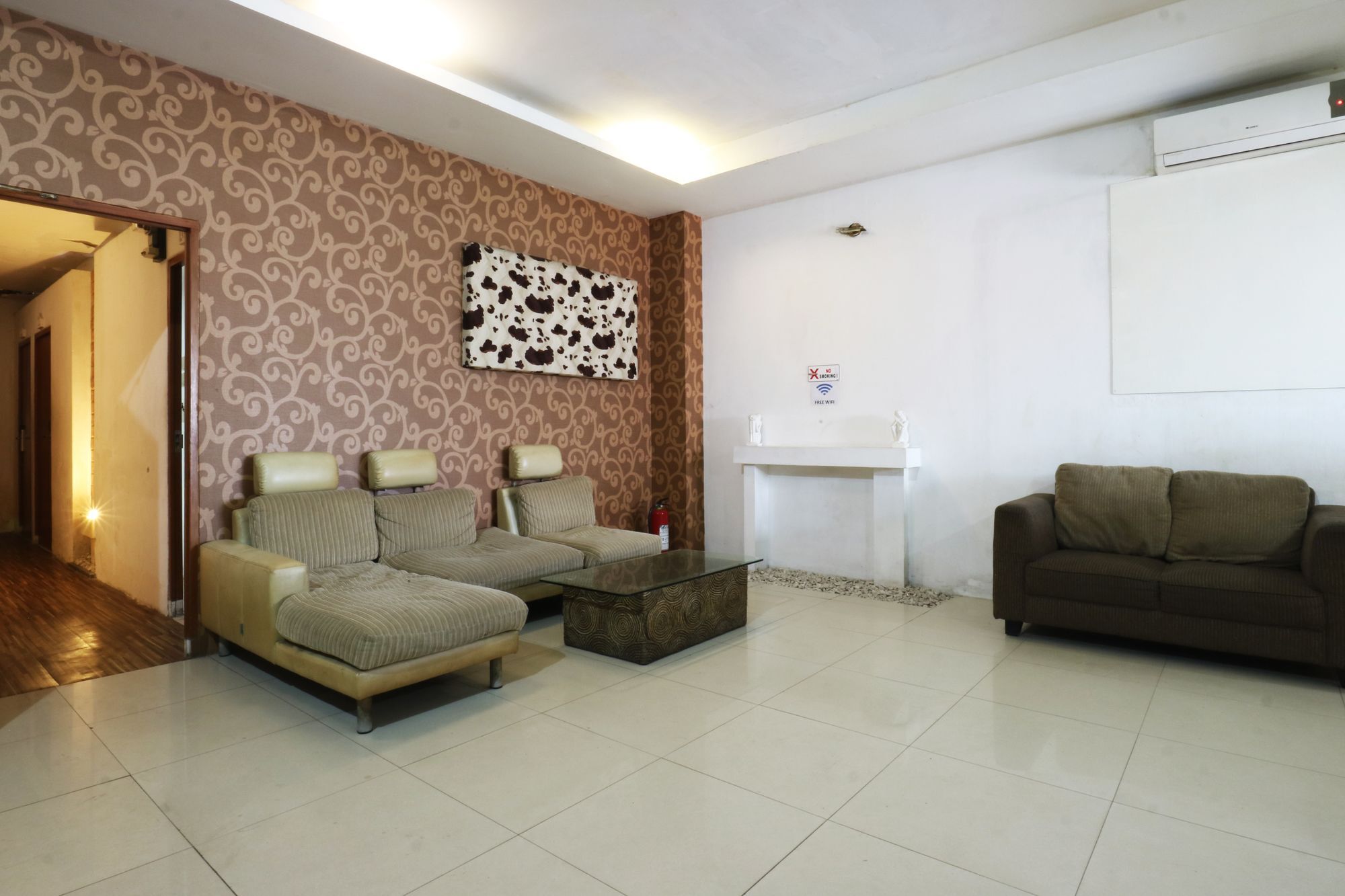 Penthouse Hotel Jakarta Exterior foto